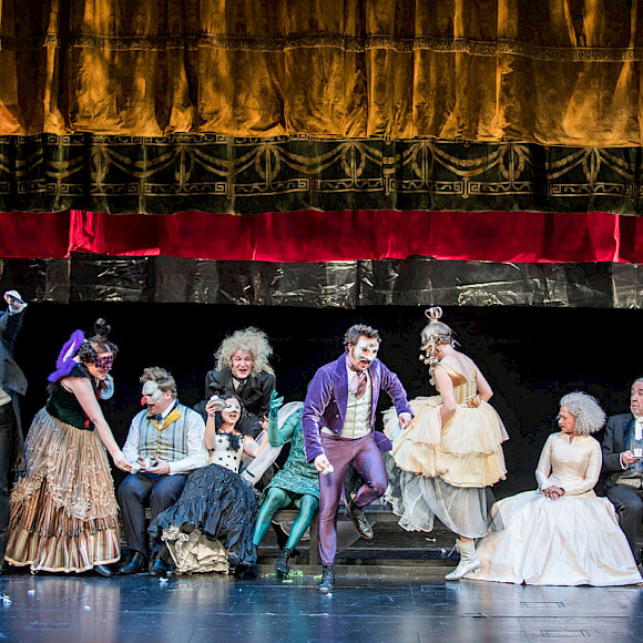 Stadttheater Klagenfurt, Ensemble, Bühne: Magdalena Gut, Foto: Kh. Fessl